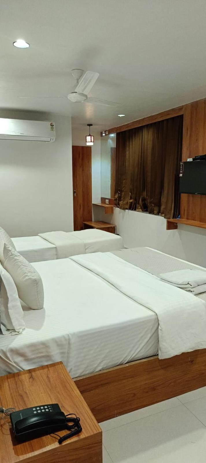 Hotel Royal Relax Gandhinagar Exterior foto